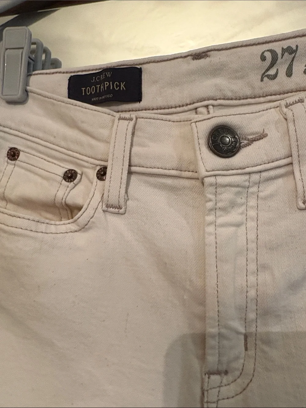 I Crew Woman’s Ecru Colored Toothpick Ankle Jeans